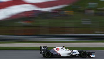 Sergio Perez ajoi sensaatiomaisesti toiseksi Malesian GP:ssä.