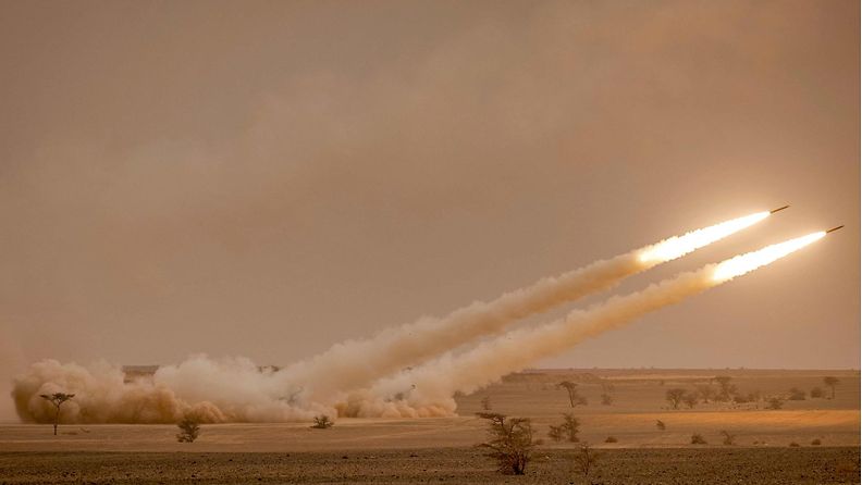 HIMARS-raketinheittimet ampuvat harjoituksissa kesäkuussa 2021.