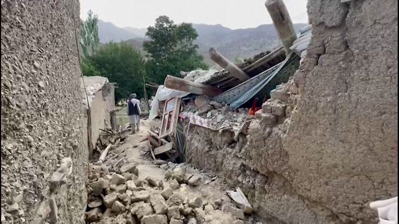 24062022 Afganistanissa jälkijäristys: Lääkkeistä pula
