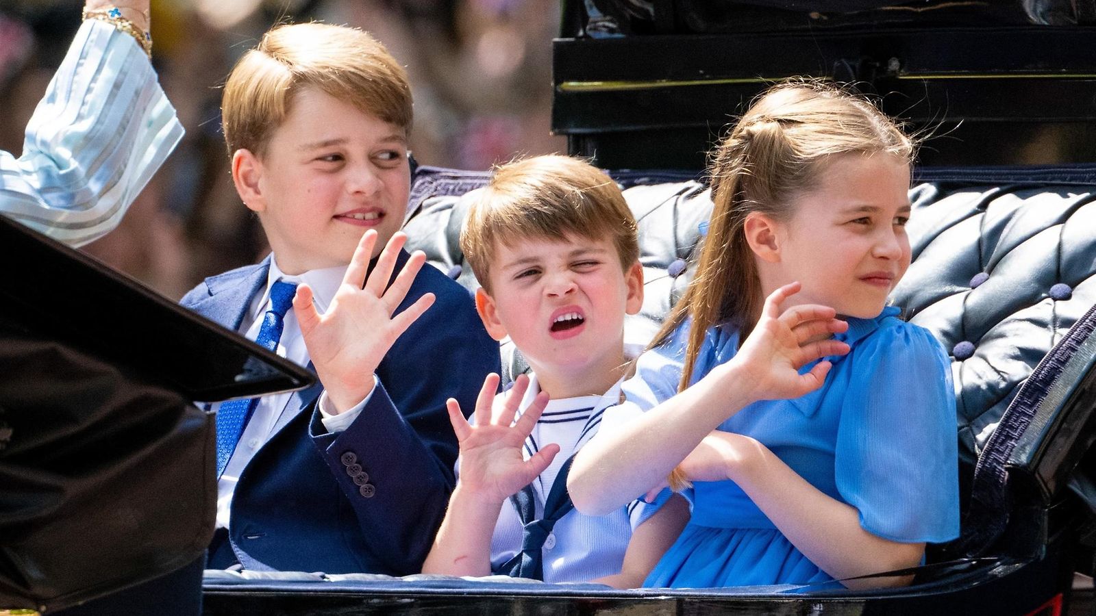 Prinssi Louis, 4, ei osallistunut kuningatar Elisabetin hautajaisiin –  tässä syy 