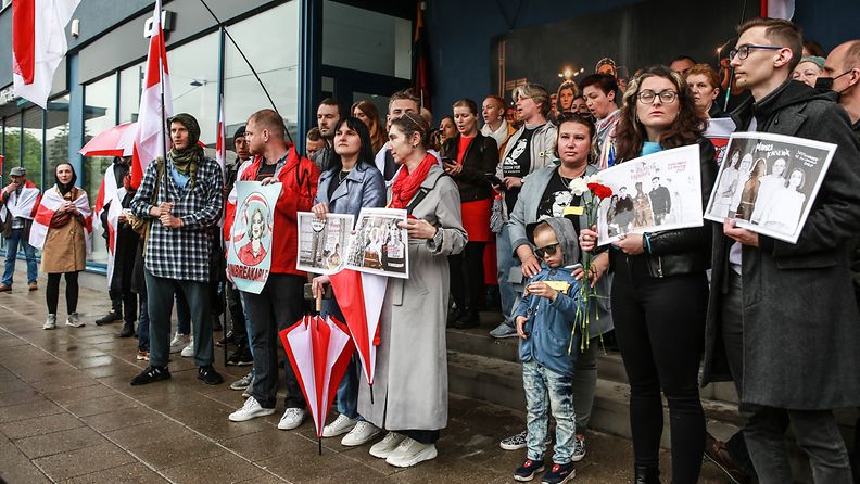 Valko-Venäjän poliittisten vankien muistopäivän mielenosoitus Vilnassa toukokuun lopussa. 