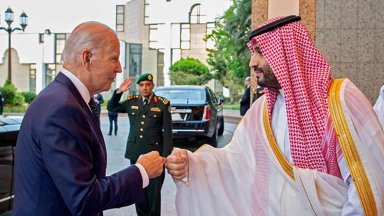Joe Biden ja Mohammed bin Salman Saudi-Arabiassa heinäkuussa 2022.