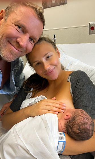 Renny ja Johanna Harlin ja vauva