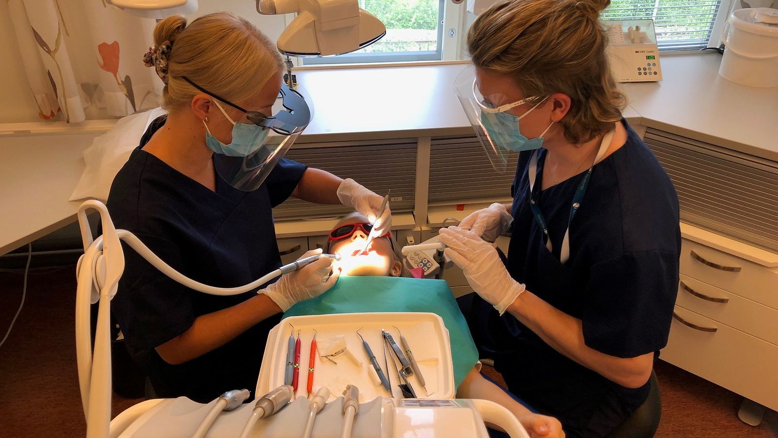 Hammaslääkäriliiton mukaan hampaiden hoitamatta jättäminen näkyy jo jopa  teho-osastoilla – asiantuntijat pitävät hammashoidon tilannetta vakavana -  