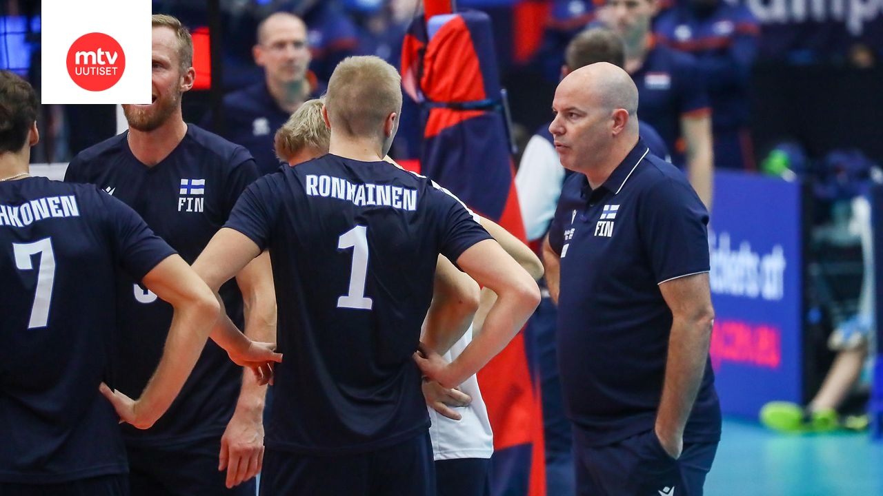 Lentopallomiehet voitokkaita EMkarsintojen alla kohulibero Lauri