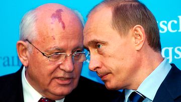 AOP Putin Gorbatshov 2004