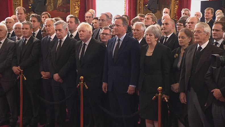 OMA: Boris Johnson seuraa kuninkaaksi julistusta