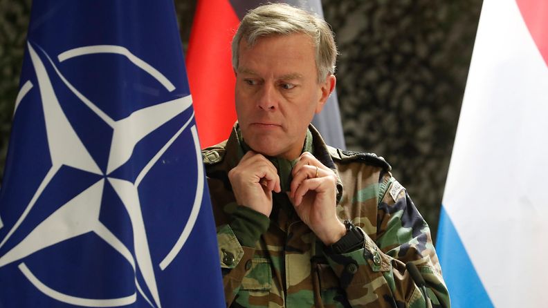 Sotilasliitto Naton sotilaskomitean puheenjohtaja, amiraali Rob Bauer Liettuassa 9. helmikuuta 2022.