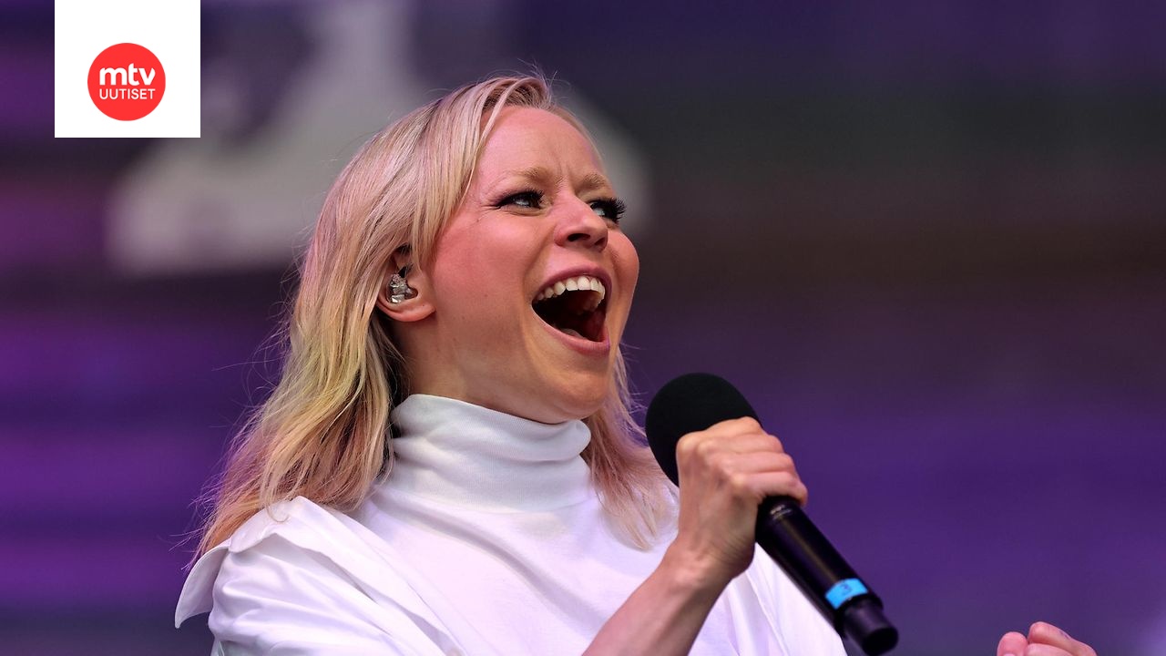 Paula Vesala poseeraa kaljuna somessa verrataan Toni Wirtaseen