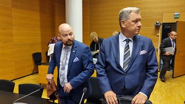 Mikko Kärnä oikeudessa (1)