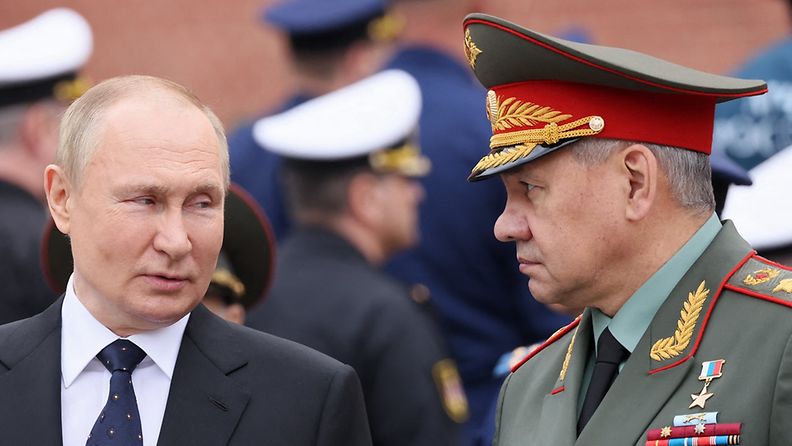 Presidentti Putin ja puolustusministeri Shoigu kesäkuussa 2022.