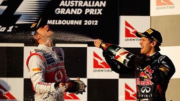Jenson Button ja Sebastian Vettel juhlivat Australian GP:n palkintopallilla.