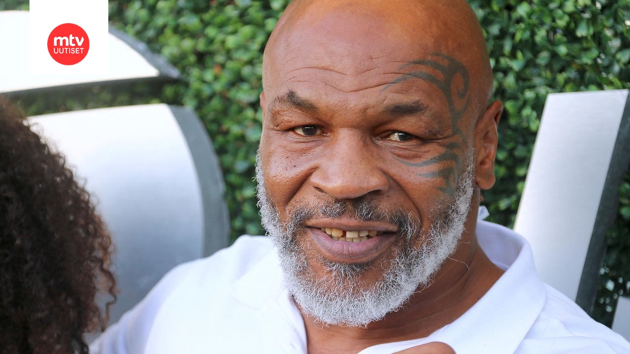 Mike Tyson kertoo tienanneensa Evander Holyfieldin korvan puraisemisen ...
