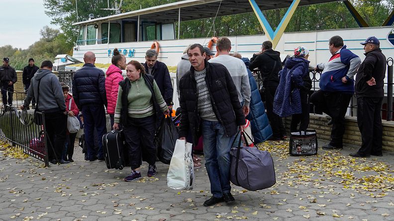 AOP 17.58013788 Herson Ukraina sota evakuoituja pakolaisia