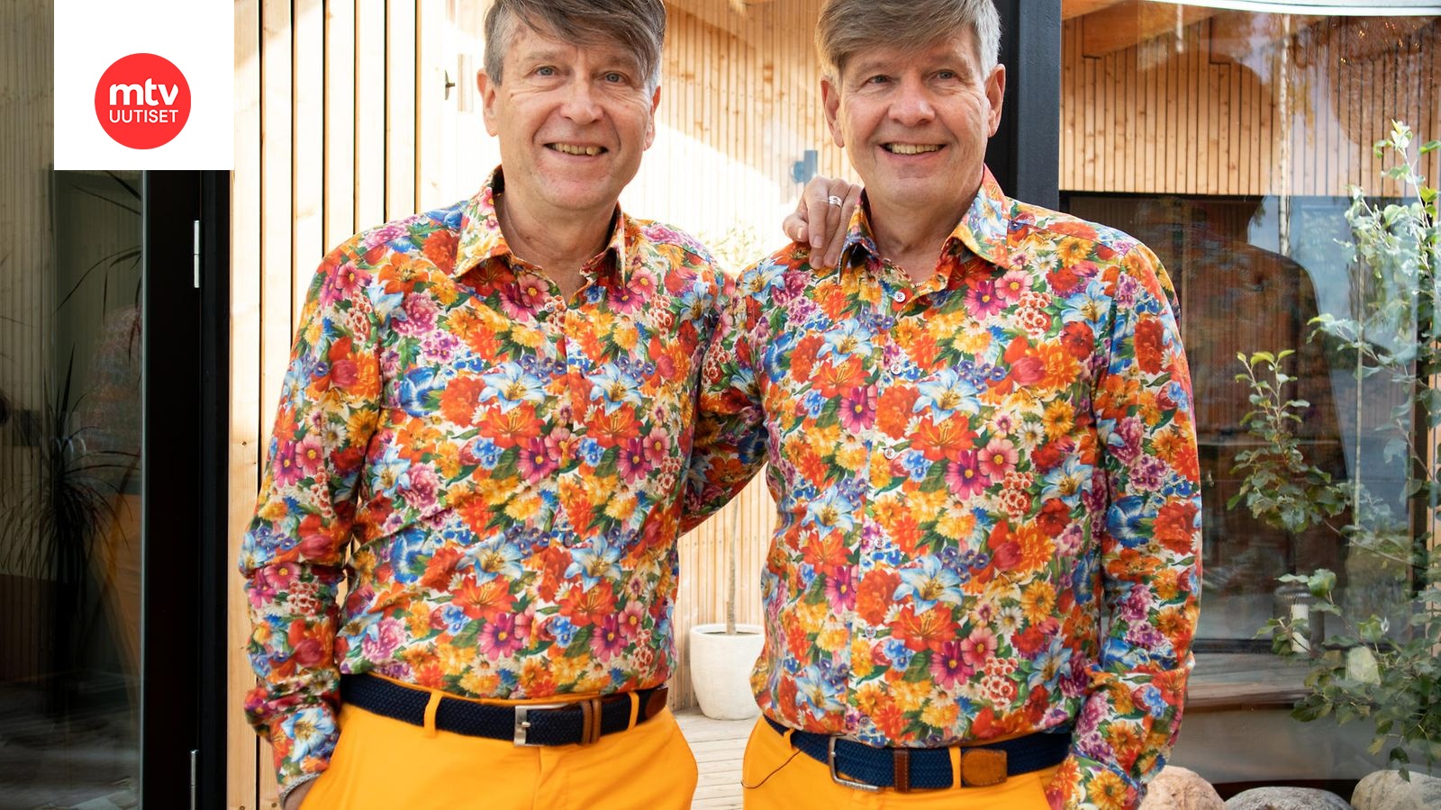 Kuin kaksi marjaa! Suomen kaunein koti -ohjelmasta tuttu pariskunta  pukeutuu täysin identtisiin asuihin 