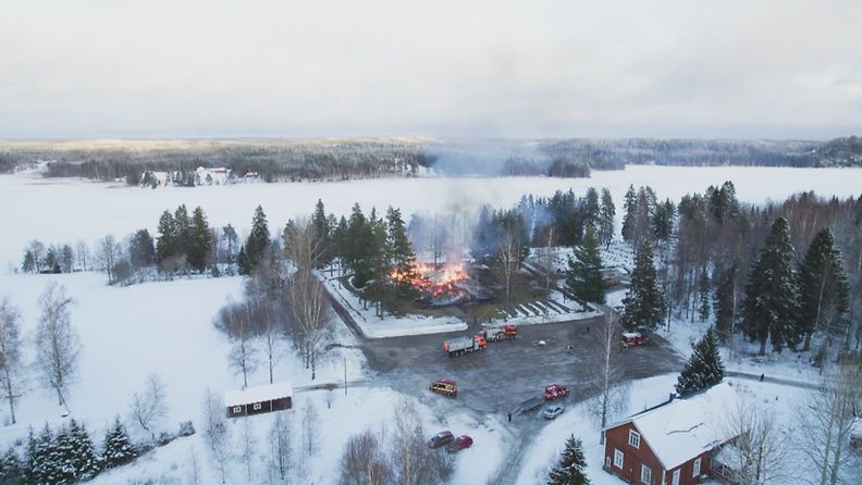 Rautjärven kirkko paloi 24. joulukuuta 2022.