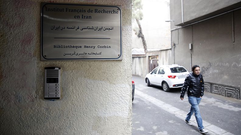 Iran määräsi Ranskan ulkoministeriön alaisen historiaan ja arkeologiaan erikoistuneen IFRI-instituutin (Institut Francais de Recherche en Iran) suljettavaksi Teheranissa. 