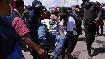 Perussa toistakymmentä ihmistä kuoli mielenosoittajien ja turvallisuusjoukkojen yhteenotossa maanantaina