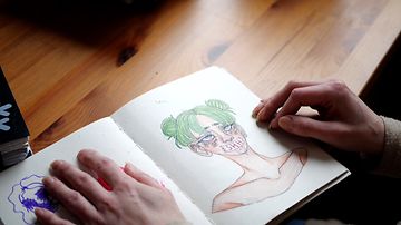 Puhumattomuus toistuu Iidan piirustuksissa. Copyright: Terhi Romo. Photographer: Terhi Romo. Iida Ruotanen-piirustus4