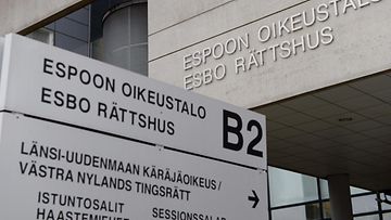 LK 18.1.2023 Espoon oikeustalo, missä on Länsi-Uudenmaan käräjäoikeus, 21. helmikuuta 2020. Käräjäoikeudessa käytiin tänään Lohjan henkirikoksen vangitsemisoikeudenkäynnit. Poliisi tutkii henkirikosta murhana.