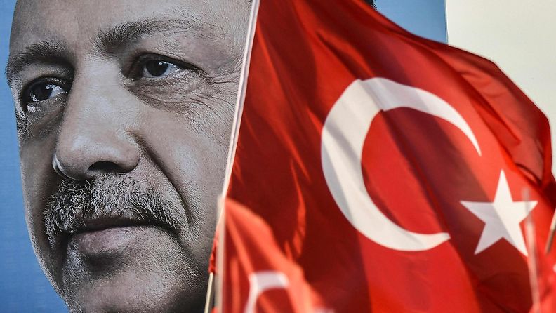 lk 2.2.2023 Turkin presidentti Recep Tayyip Erdogan ja Turkin ippu