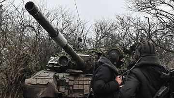 Venäläinen panssarivaunu Venäjän valtiomedian julkaisemassa kuvassa tammikuulta.