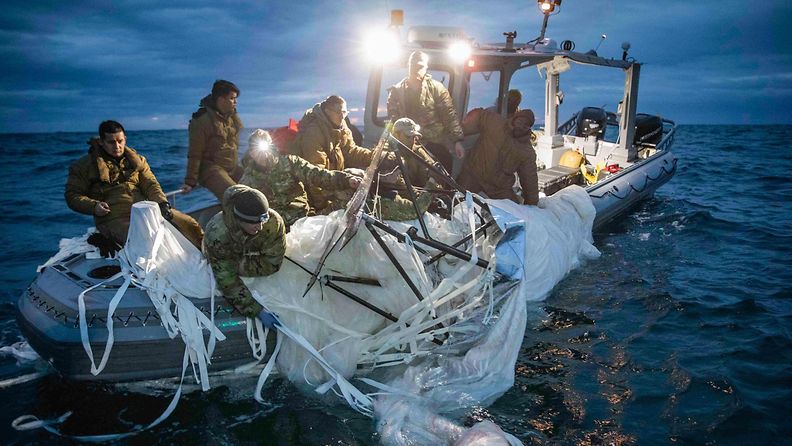 LK Yhdysvallat pallo,vakoilu, alasammuttu kohde