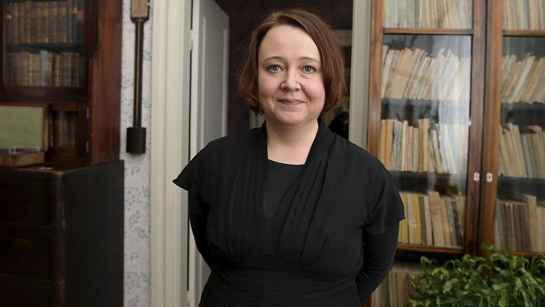 LK 23.2.2023 Emma Puikkonen, romaani Musta peili Runeberg-kirjallisuuspalkinnon ehdokasteosten julkistamistilaisuudessa 9. joulukuuta 2021 Porvoossa.