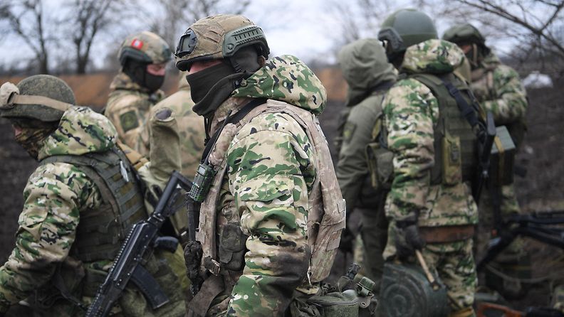 Venäläissotilaita Ukrainassa tuntemattomassa paikassa helmikuussa 2023.