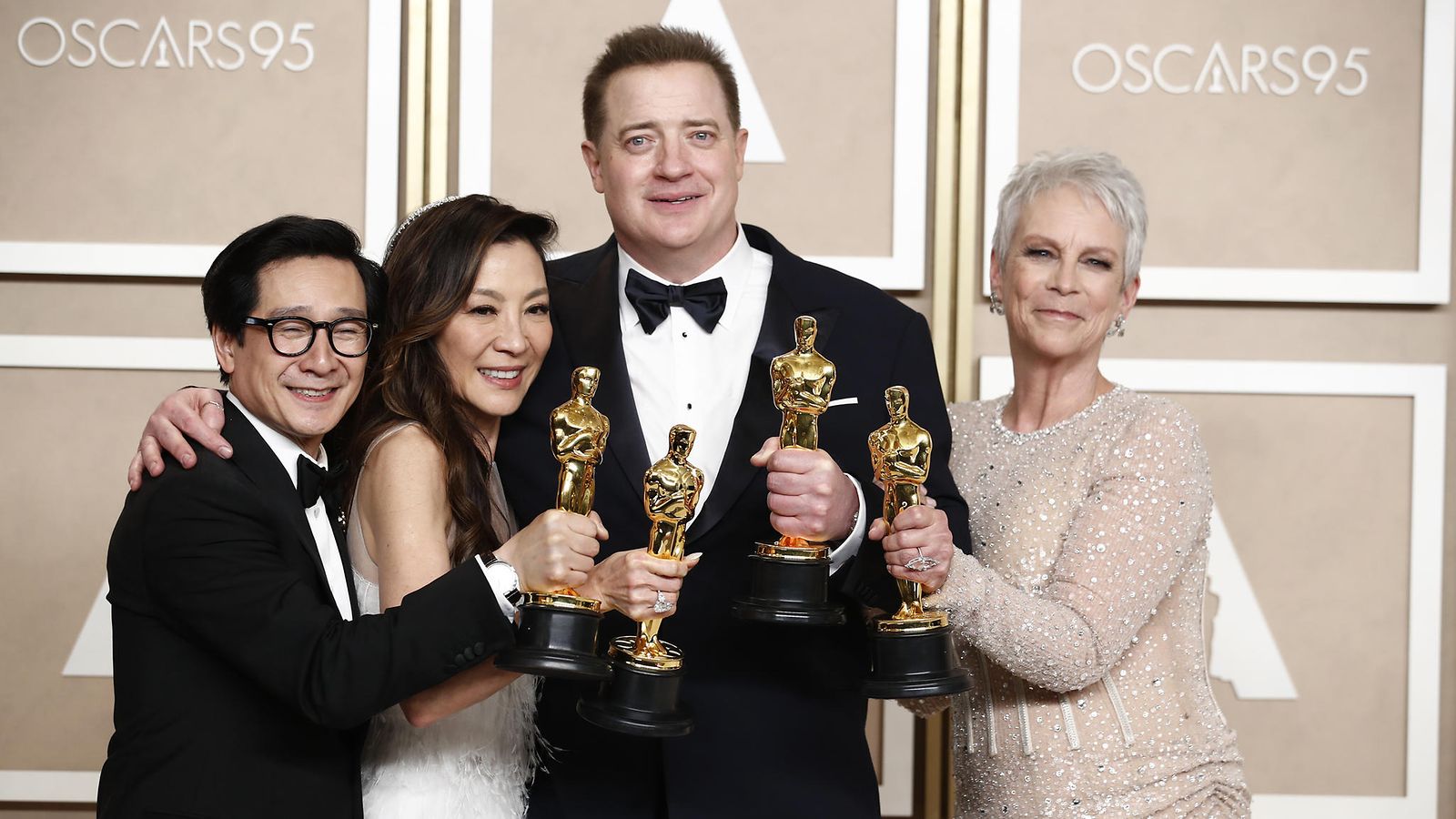 Yllätyshitti hallitsi Oscar-gaalaa – paras elokuva ja kuusi muuta pystiä -  