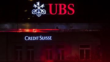 AOP UBS Credit Suisse