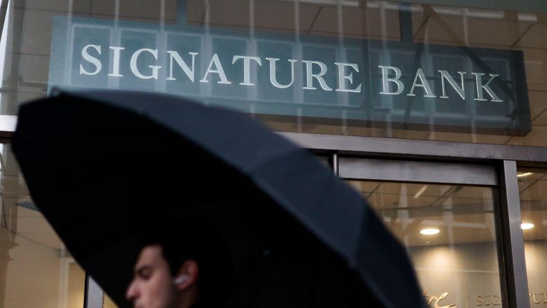 Signature Bank AOP