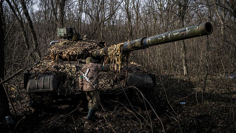 Ukrainan panssarivaunu 17. maaliskuuta 2023 Itä-Ukrainan Bahmutissa.