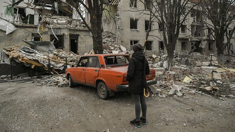 Tuhoutuneita rakennuksia sodan runtelemassa Ukrainassa maaliskuussa 2023