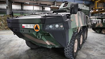 Puolassa Patrian lisenssillä valmistettavat Rosomak-panssariajoneuvot ovat paikallisia versioita Patria AMV:stä.