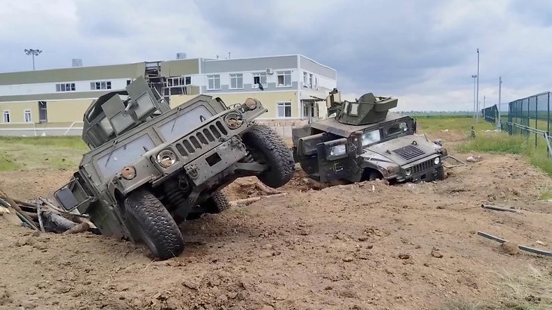 Kuvassa väitetysti Belgorodiin hyökänneiden joukkojen ajoneuvoja. Kuva on Venäjän puolustusministeriön 23. toukokuuta julkaisema.