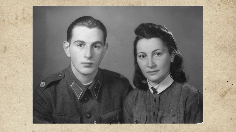 Egon Moses Rosenthal ja hänen siskonsa Henie. Henie toimi sodan aikana lottana. 