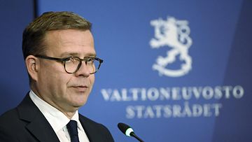 LK Petteri Orpo uudet lasit 30052023