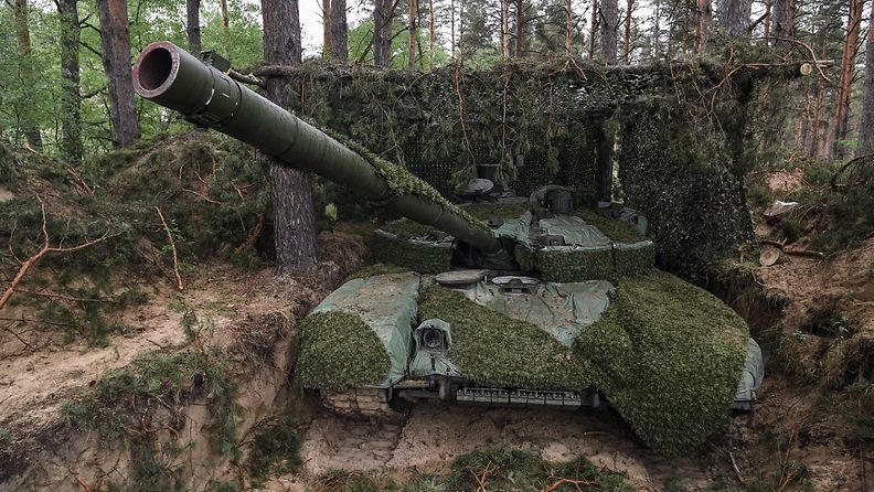 T-90M-panssarivaunu Ukrainassa toukokuussa tuntemattomassa paikassa. Kuva on Venäjän valtionmedia Sputnikin julkaisema kuva.