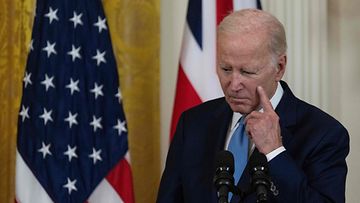 LK 12.6.2023 Yhdysvaltain presidentti Joe Biden joutuu lykkäämään tämänpäiväistä tapaamista Naton pääsihteerin Jens Stoltenbergin kanssa huomiseksi terveyssyistä.