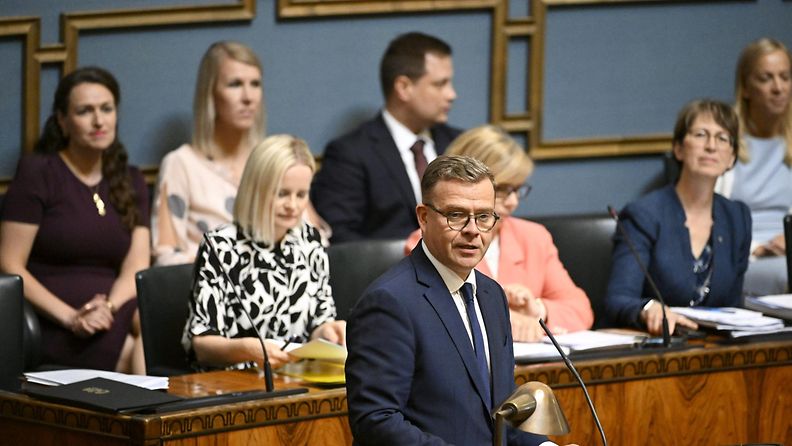 Pääministeri Petteri Orpo ja muita ministereitä 21. kesäkuuta.