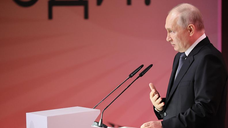 Presidentti Vladimir Putin Pietarin talousfoorumissa kesäkuussa 2023.