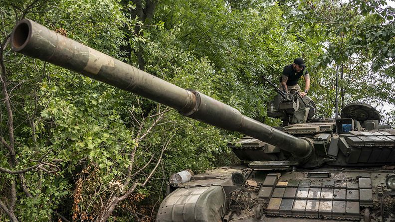 Ukrainan T-64 panssarivaunu Donetskin alueen Vuhledarin suunnalla 19. heinäkuuta.