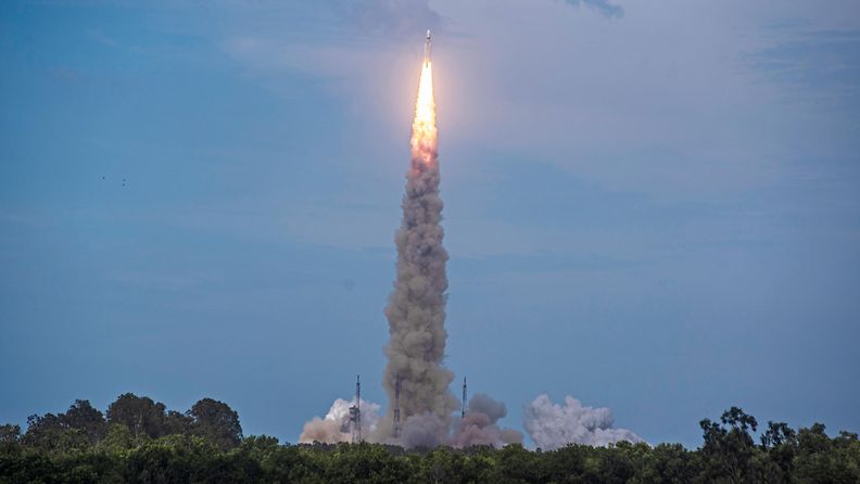 Intia-raketti-Chandrayaan-3-avaruus