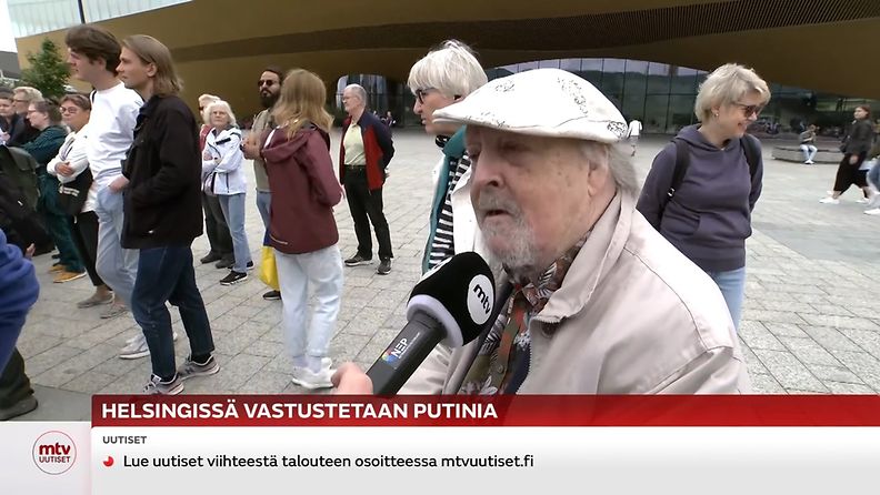 Helsingissä vastustetaan Putinia ja Venäjän hyökkäyssotaa