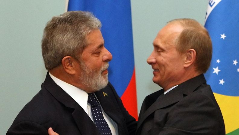 Brasilian Luiz Inacio Lula da Silva ja Venäjän Vladimir Putin toukokuussa 2010.