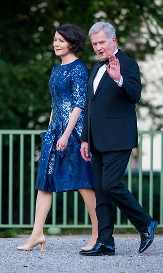 AOP Presidentti Sauli Niinistö ja hänen puolisonsa Jenni Haukio saapumassa Drottningholmin linnan teatteriin Tukholmassa Ruotsissa 14. syyskuuta 2023. 2