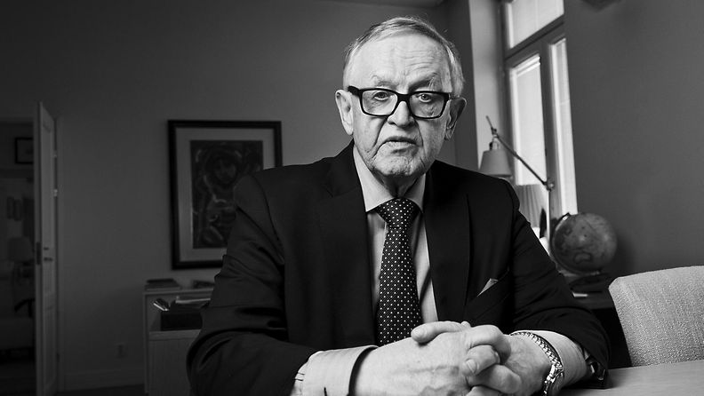 LK Martti Ahtisaari mustavalko 16102023
