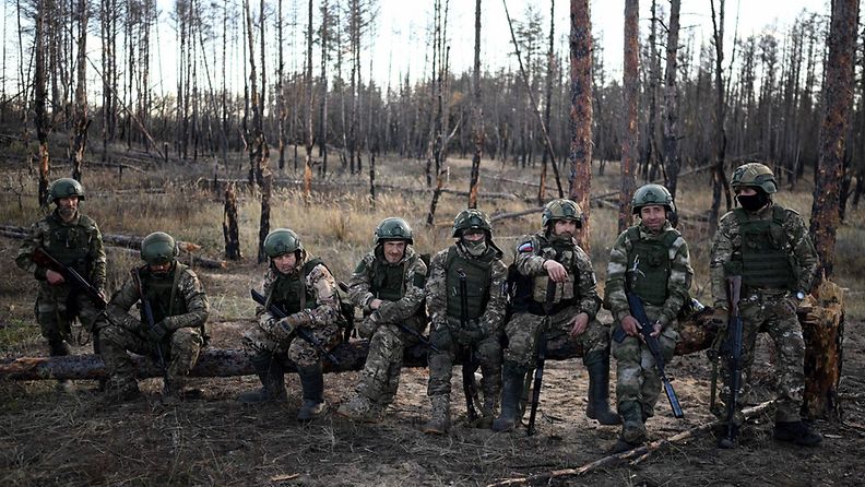 Venäjän jalkaväkeä taisteluharjoituksissa. Venäjän valtionmedia Sputnik julkaisi kuvan marraskuussa.