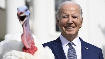 LK 20.11.2023 Yhdysvaltain presidentti Joe Biden on laskenut leikkiä iästään armahtaessaan kiitospäivän kalkkunat.